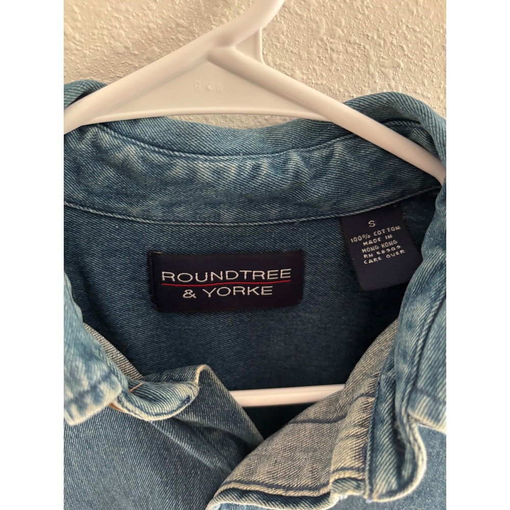 Classic Men's Denim Button-Down Shirt - Blue - Picture 3 of 3